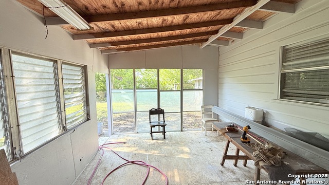 Listing photo id 14 for 122 Newport