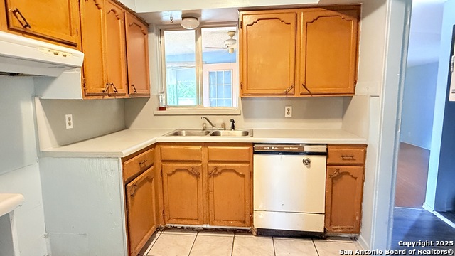 Listing photo id 5 for 122 Newport