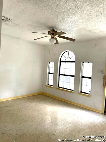 Listing photo id 12 for 166 Pima St.