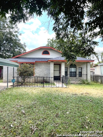 Listing photo id 2 for 166 Pima St.