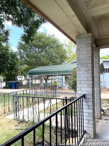 Listing photo id 3 for 166 Pima St.