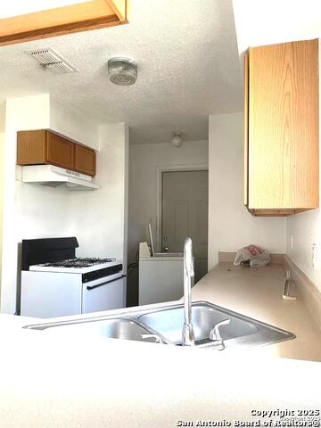 Listing photo id 7 for 166 Pima St.