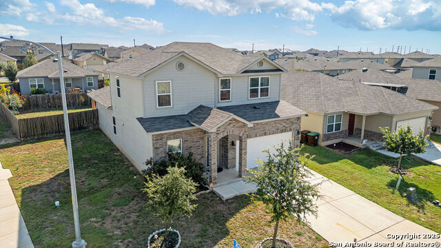 Listing photo id 17 for 4538 Heathers Rose