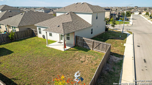 Listing photo id 18 for 4538 Heathers Rose