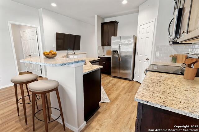 Listing photo id 3 for 4538 Heathers Rose