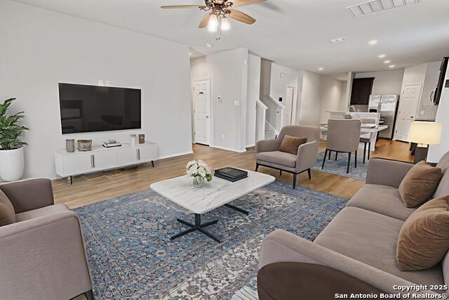 Listing photo id 5 for 4538 Heathers Rose