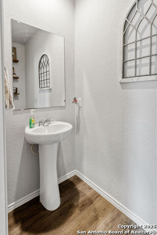 Listing photo id 6 for 4538 Heathers Rose