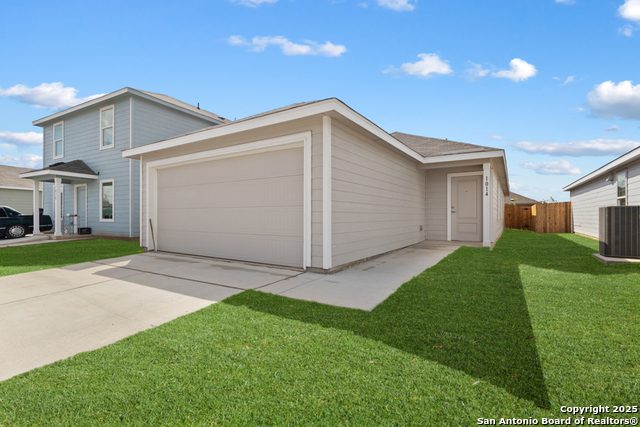 Listing photo id 9 for 1014 Graham Bend
