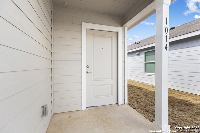 Listing photo id 2 for 1014 Graham Bend