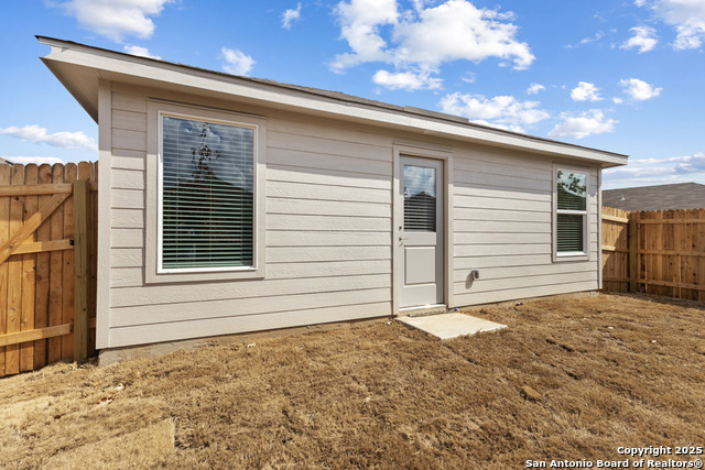 Listing photo id 3 for 1014 Graham Bend