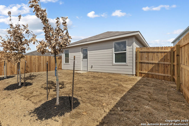 Listing photo id 6 for 1014 Graham Bend