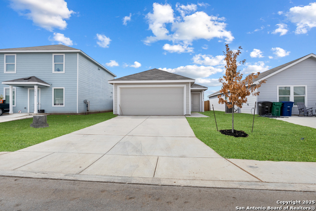 Listing photo id 7 for 1014 Graham Bend