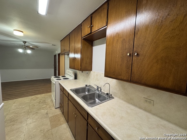 Listing photo id 8 for 214 Haverford