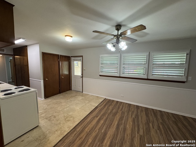 Listing photo id 4 for 214 Haverford