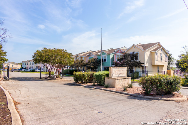 Image 2 of 20 For 211 Autumn Pass 211