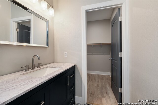 Image 18 of 31 For 722 Grosvenor