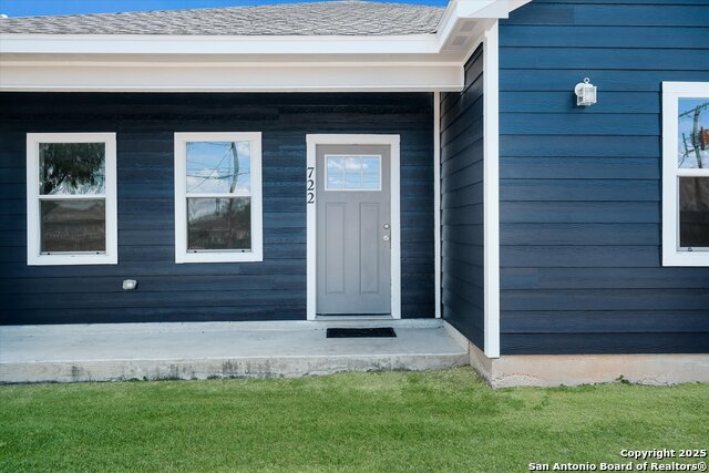 Image 5 of 31 For 722 Grosvenor