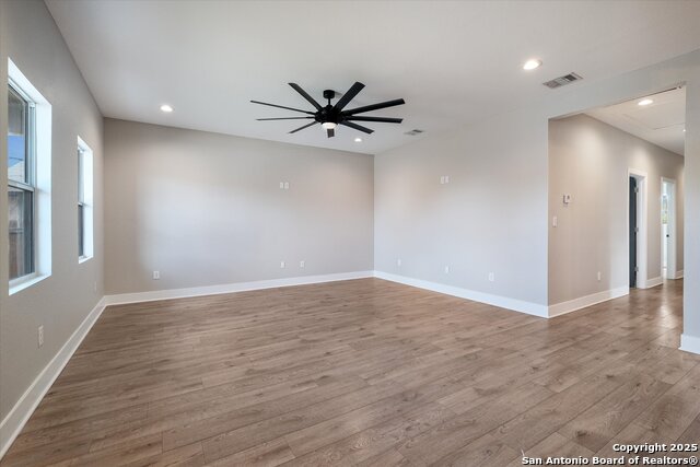 Image 6 of 31 For 722 Grosvenor