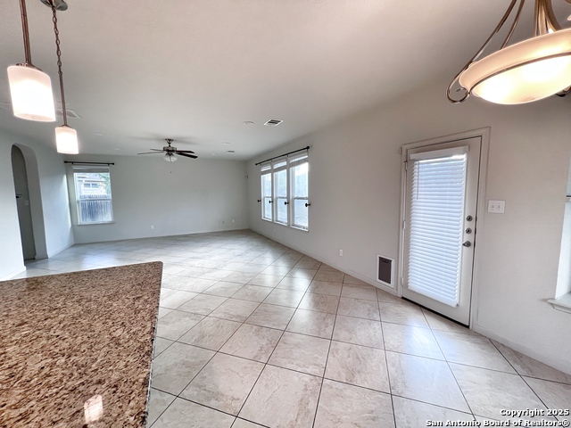 Image 5 of 25 For 310 Creekview Way