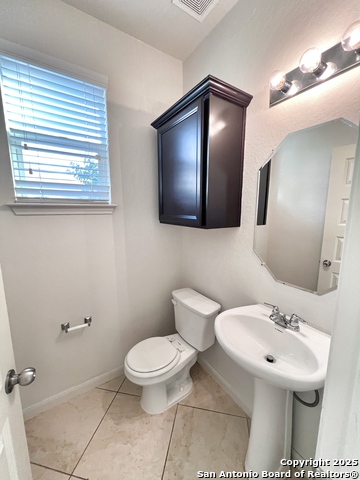 Image 8 of 25 For 310 Creekview Way