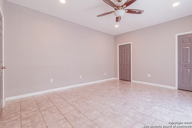 Image 19 of 34 For 940 36th Sw