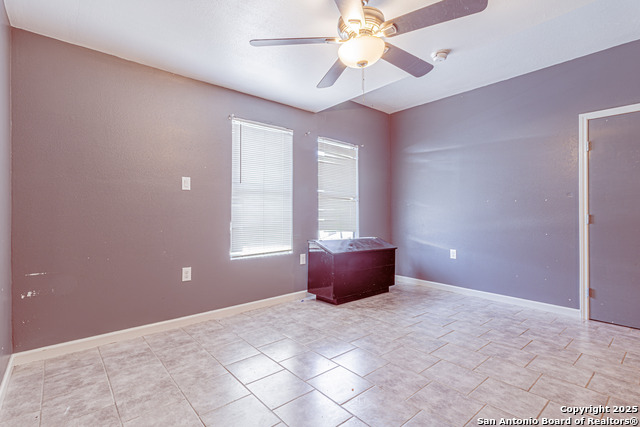 Image 21 of 34 For 940 36th Sw