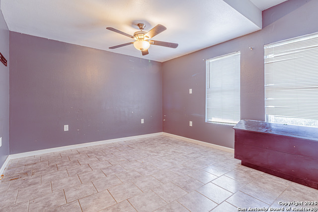 Image 22 of 34 For 940 36th Sw