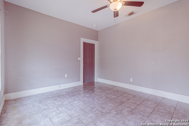 Image 24 of 34 For 940 36th Sw