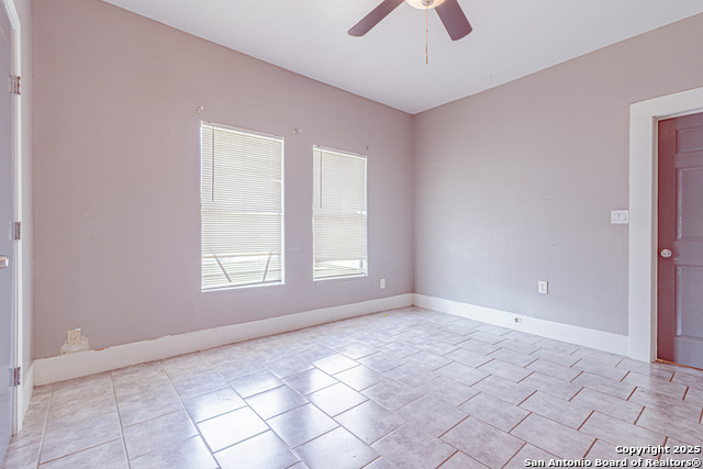 Image 25 of 34 For 940 36th Sw