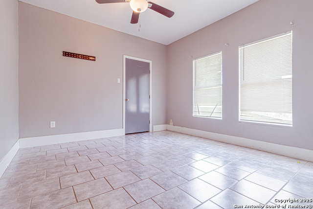 Image 26 of 34 For 940 36th Sw