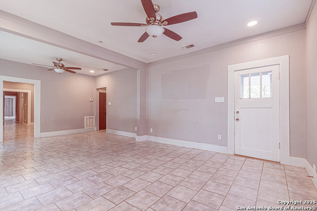 Image 6 of 34 For 940 36th Sw