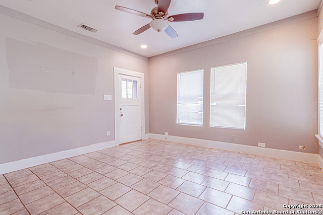 Image 7 of 34 For 940 36th Sw