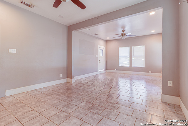 Image 9 of 34 For 940 36th Sw