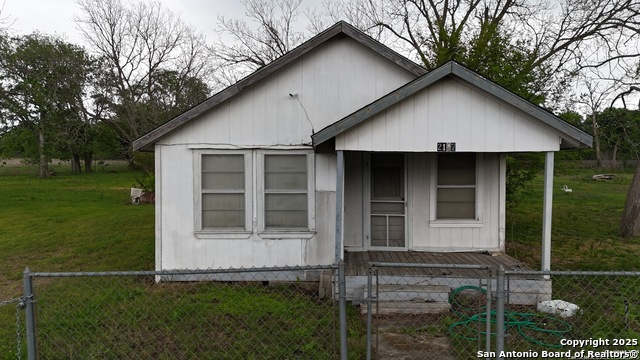 Image 3 of 9 For 2197 Fm 1984