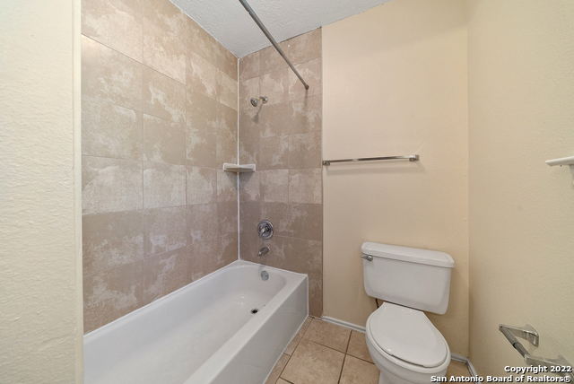Listing photo id 20 for 6122 Ridge Oak