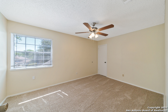 Listing photo id 21 for 6122 Ridge Oak