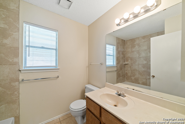 Listing photo id 23 for 6122 Ridge Oak