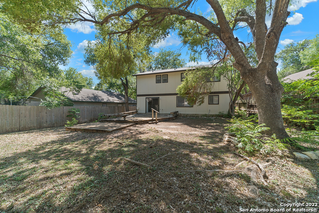Listing photo id 25 for 6122 Ridge Oak