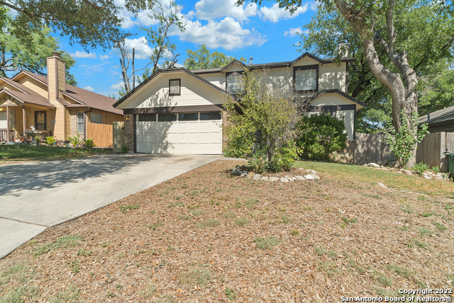 Listing photo id 1 for 6122 Ridge Oak