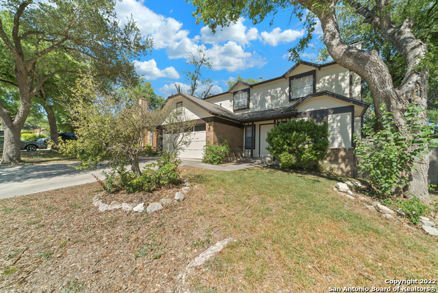 Listing photo id 2 for 6122 Ridge Oak