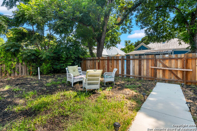 Image 16 of 16 For 627 Guenther E 2201