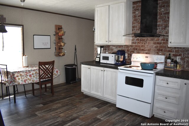 Image 5 of 20 For 934 Cr 7711  