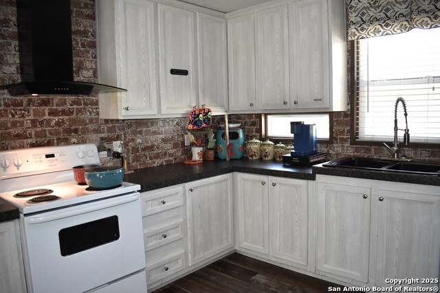 Image 7 of 20 For 934 Cr 7711  