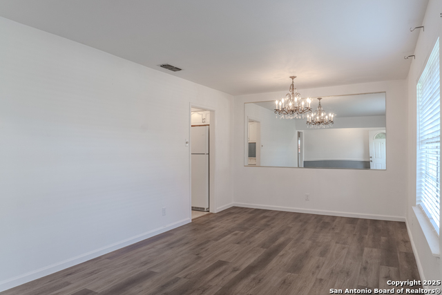 Listing photo id 10 for 210 Downshire