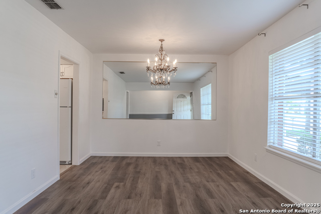 Listing photo id 13 for 210 Downshire