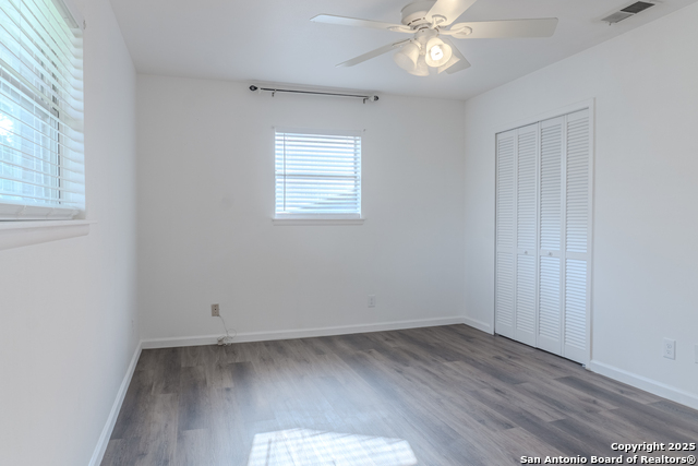 Listing photo id 22 for 210 Downshire