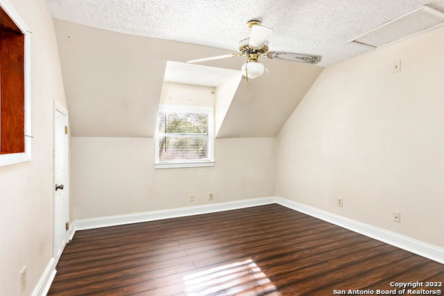 Image 15 of 17 For 4018 Meeks Ave