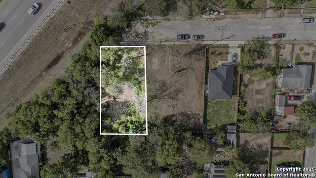 Listing photo id 7 for 503 Bundy  