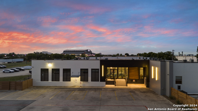 Image 23 of 26 For 3363 Commerce St E 101