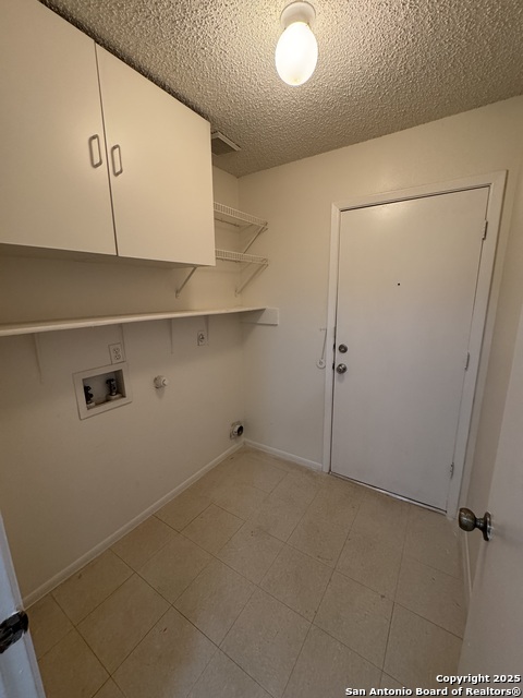 Image 15 of 17 For 8322 Pine Meadow